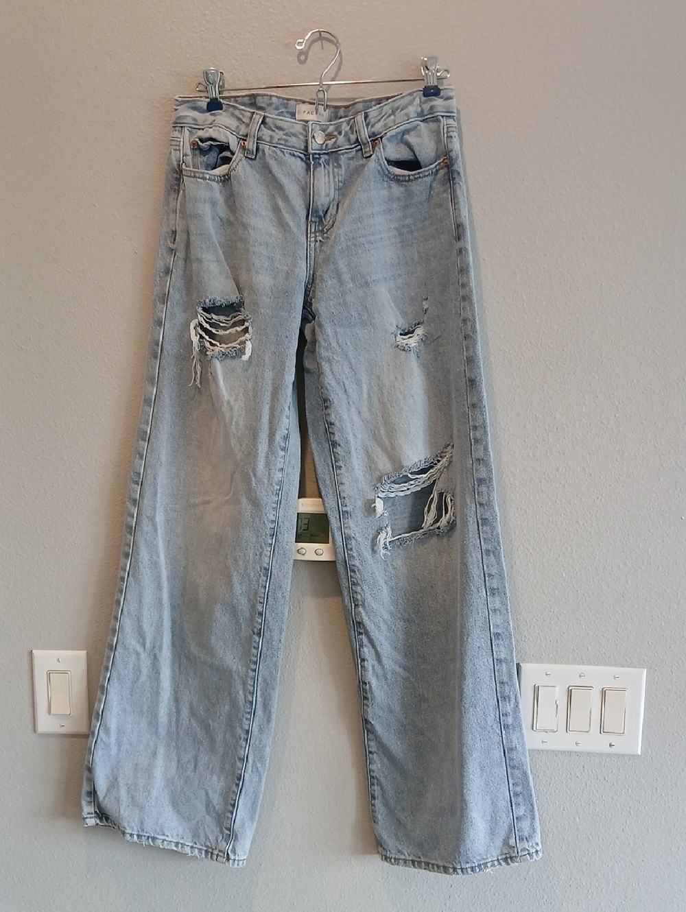 PacSun Casey Low Rise Baggy 25 Light Blue Distressed Wide-Leg Jeans